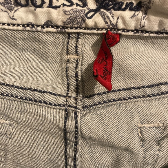 Guess Jeans - Picture 2 of 9